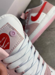 Кроссовки Nike Air Force 1 Low Valentine's Day Love Letter живое фото 3